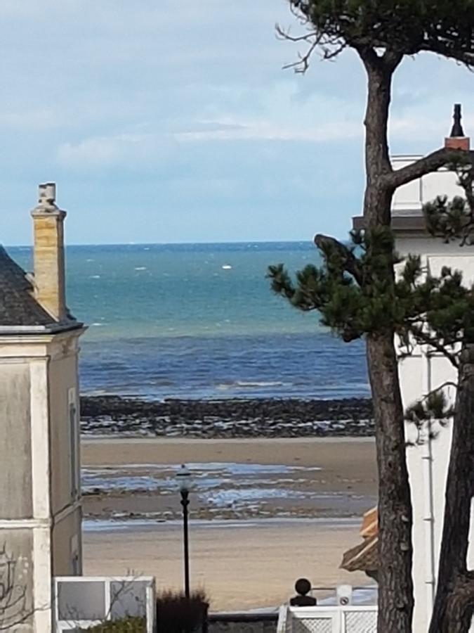 Hotel De Normandie Saint-Aubin-Sur-Mer  Exterior photo